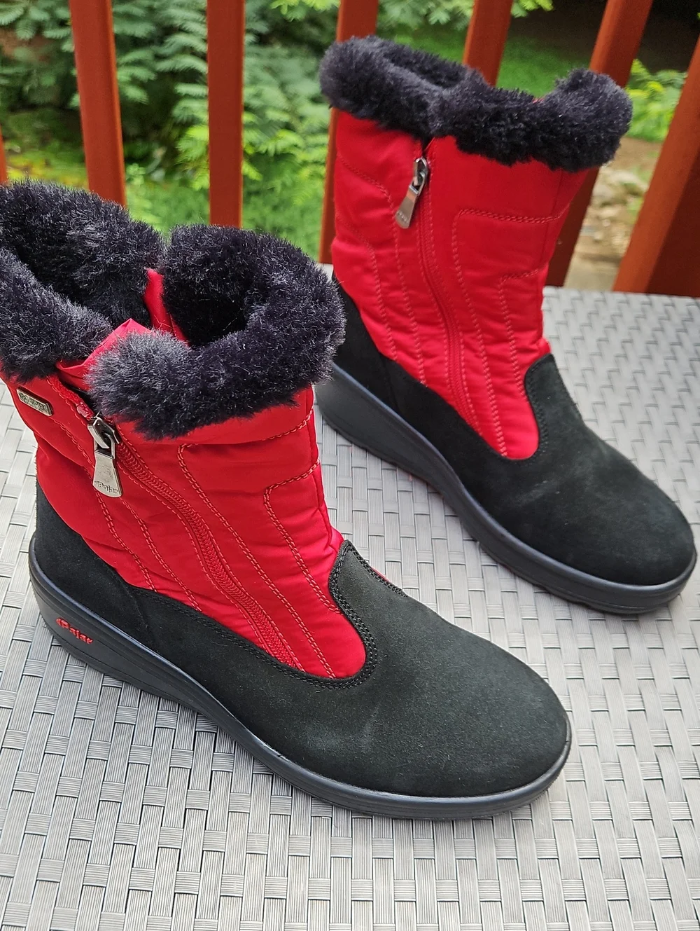 Pajar Women's Red Raff Black Suede  Insulated Fur-Trim Winter Boots SIZE US 10